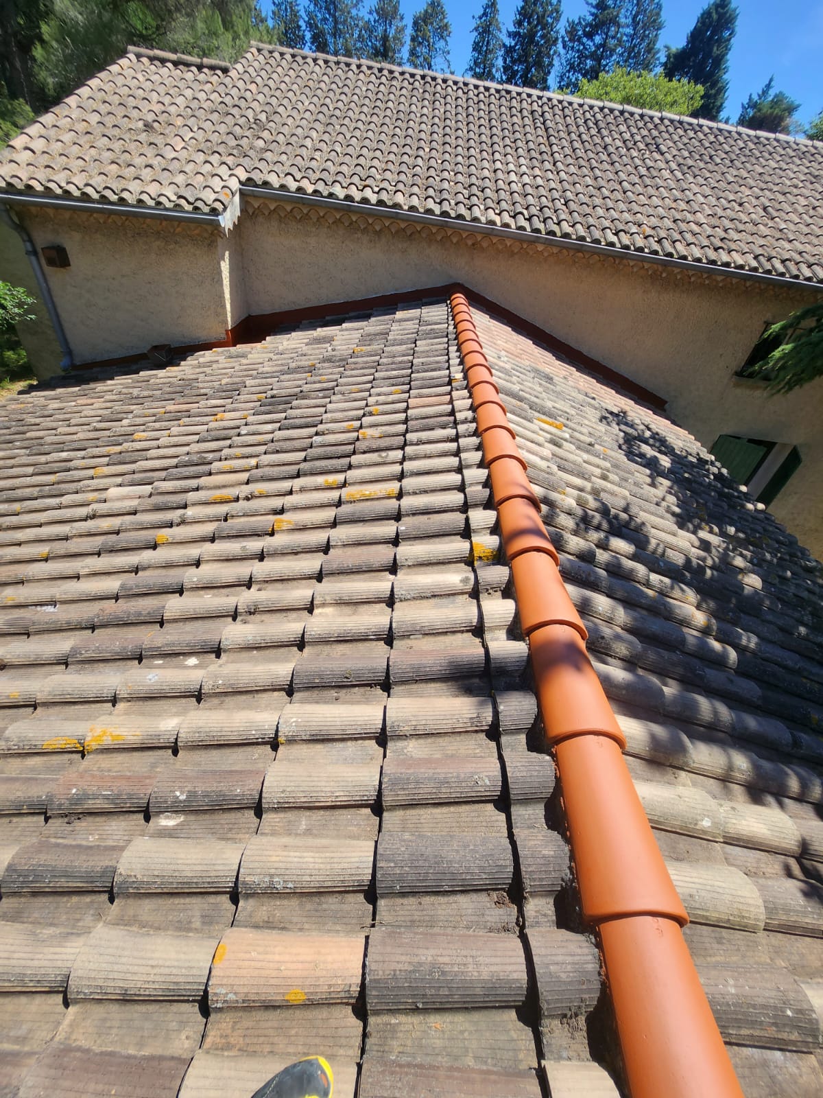 Faîtage tuiles neuf